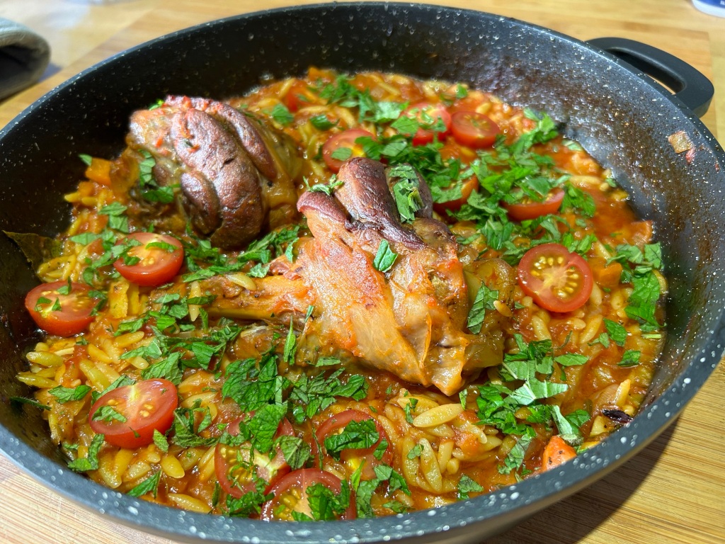 Lamb shanks in white wine with fennel